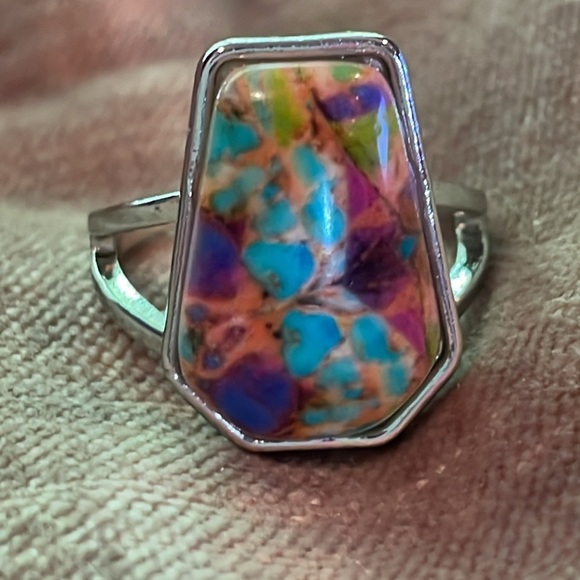 Multicolored Abstract Resin Fashion Ring Size 8.25 - Picture 7 of 7